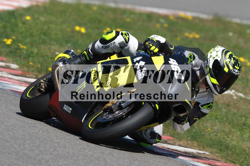 /Archiv-2022/07 16.04.2022 Speer Racing ADR/Gruppe gelb/488